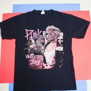 2018 Pink Tour black t shirt size small